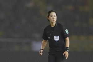 betvictor伟德-已是荣誉战！北青体育：36岁韩国女裁判金愈贞执法U17国足vs泰国