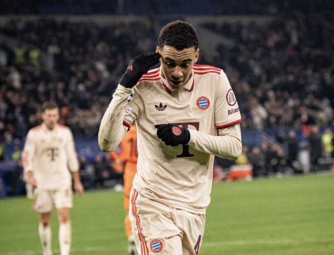 萨内谈穆西亚拉受伤：这真是太遗憾了，希望他尽快恢复健康