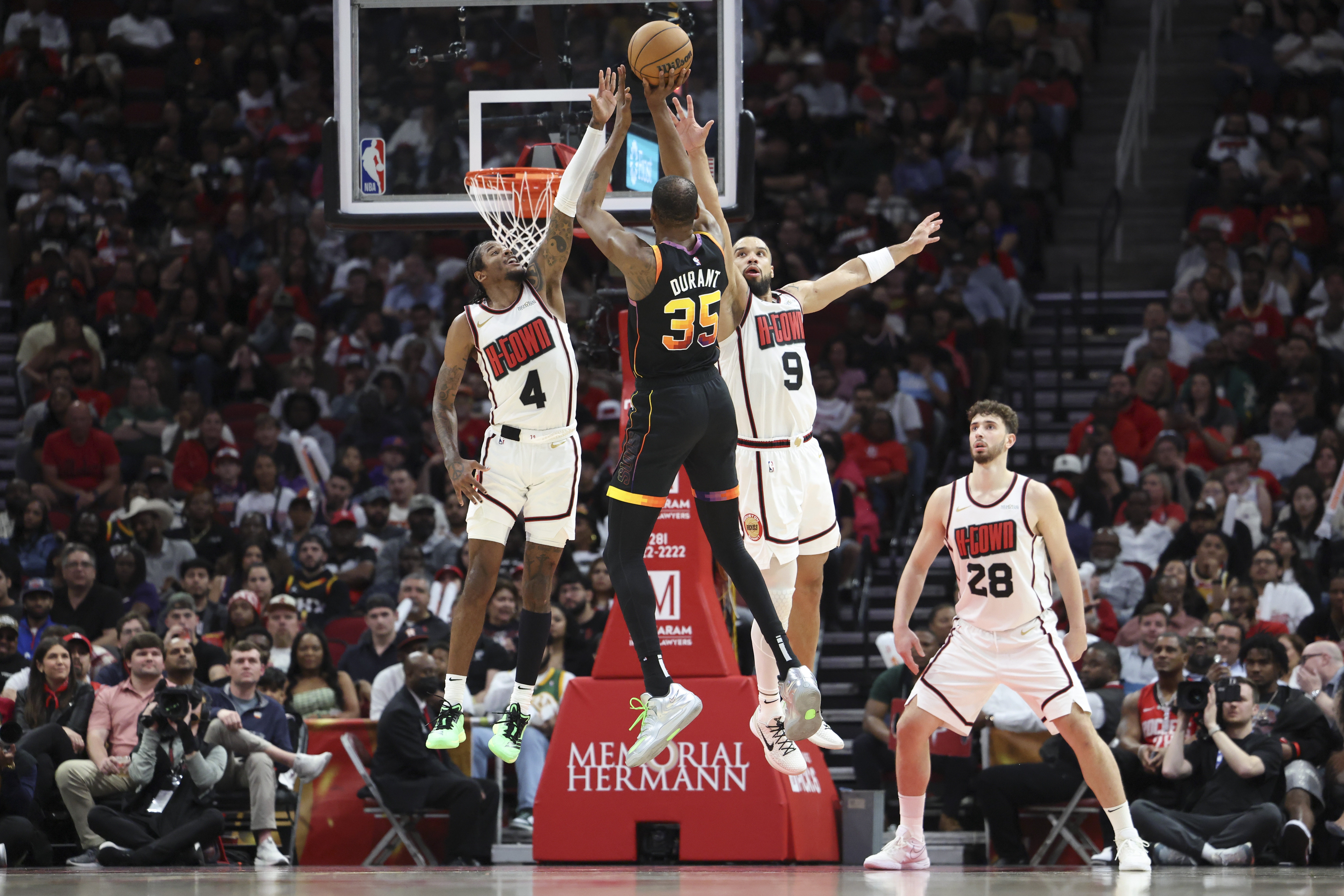 betvictor伟德-申京：与KD对阵时我让他别包夹 他说我已是全明星不能总想着单打