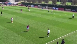 betvictor伟德官网-天赋肉眼可见❗15岁枪手小将道曼U18比赛制胜，前场抢断+远射破门