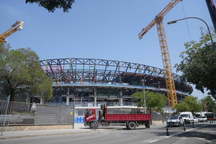 betvictor伟德-巴萨新赛季三连客并非特例，皇马主场翻新期间曾采取相同策略