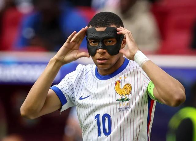 法国左转，法国队无憾，非最佳姆巴佩已是英雄